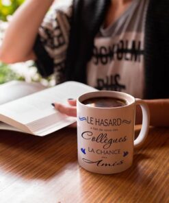 le-hasard-a-fait-de-nous-des-collegues-la-chance-des-amis-bleu-image-galerie-2