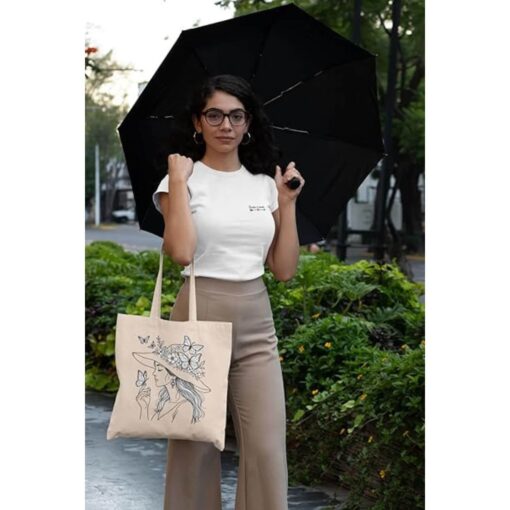 Tote-bag-femme-au-chapeau-poétique-avec-papillon-image-galerie-1