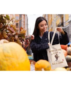 tote-bag-ma-mere-cest-comme-le-cafe-elle-a-un-grain-mais-je-ladore-image-galerie-4