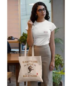 tote-bag-ma-mere-cest-comme-le-cafe-elle-a-un-grain-mais-je-ladore-image-galerie-3