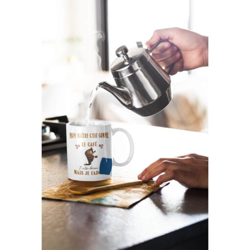Mug-mon-maitre-cest-comme-le-café-elle-à-un-grain-mais-je-l'adore-image-galerie-1
